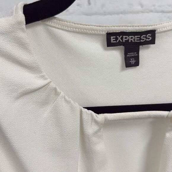 Express Women's Ivory Sleeveless Top - Size XS Low Cut V Neck - Picture 2 of 4